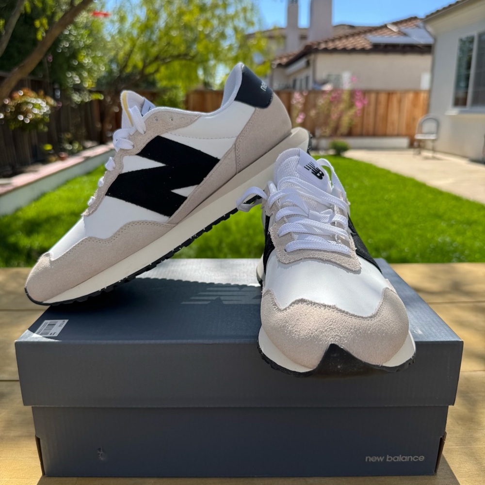 New Balance Men’s 237 MS237SF White Black Sneakers Men’s 10 Women’s 11.5 NIB